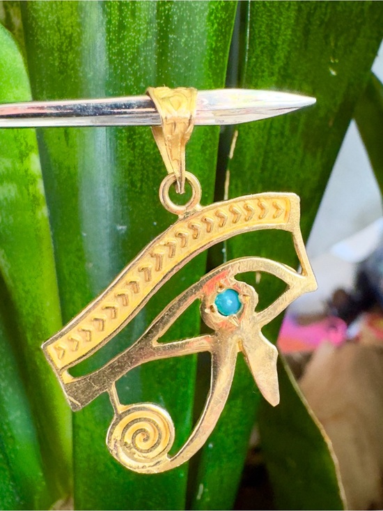 Jewelry - 22k Egyptian Eye Pendant